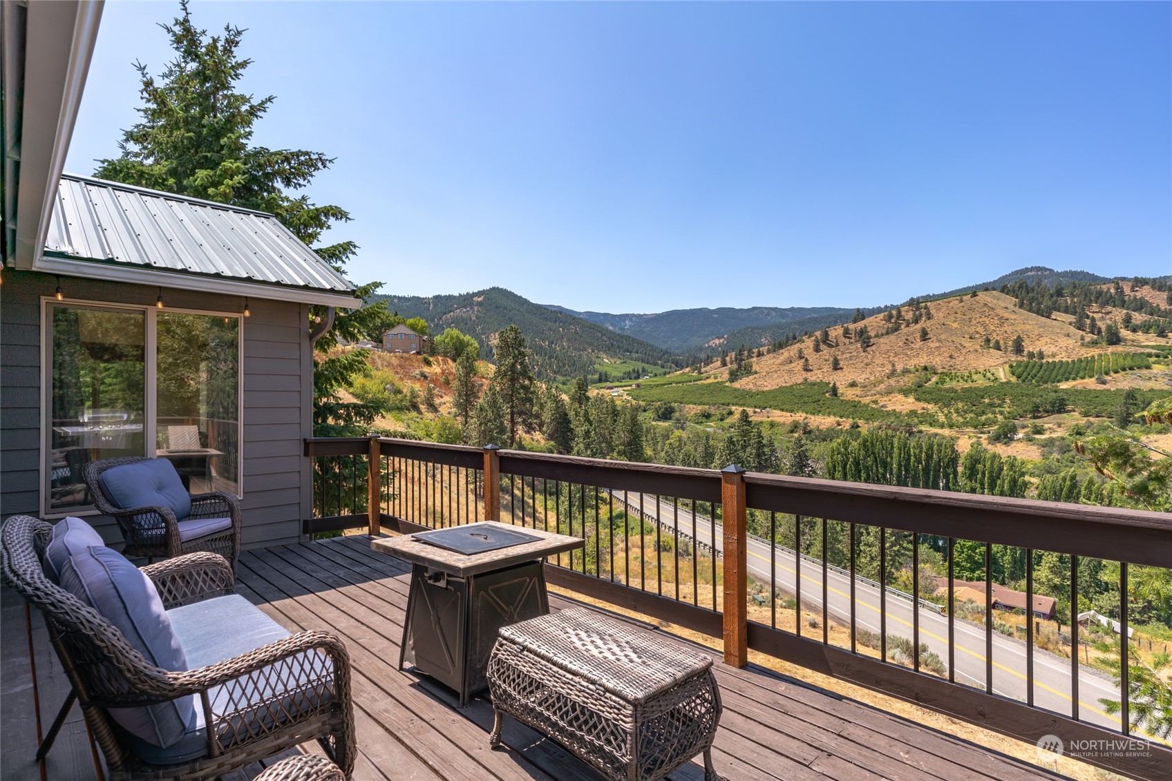 4626 Whispering Ridge Drive Wenatchee, WA 98801 - Photo 1 of 38 Gallery Image 1