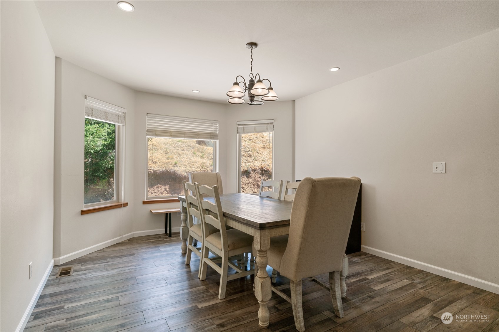 4626 Whispering Ridge Drive Wenatchee, WA 98801 - Photo 14 of 38 Gallery Image 14