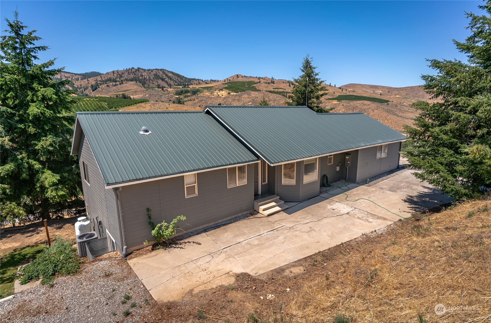 4626 Whispering Ridge Drive Wenatchee, WA 98801 - Photo 4 of 38 Gallery Image 4