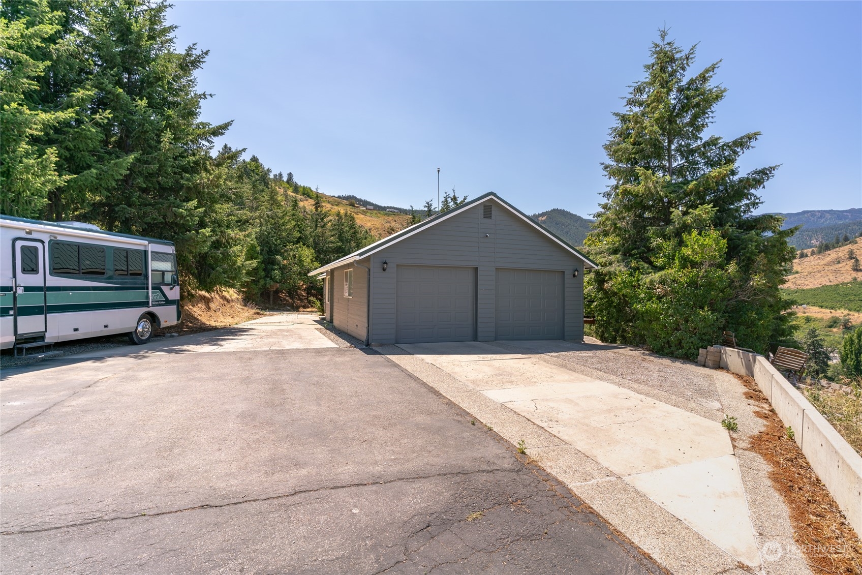 4626 Whispering Ridge Drive Wenatchee, WA 98801 - Photo 5 of 38 Gallery Image 5