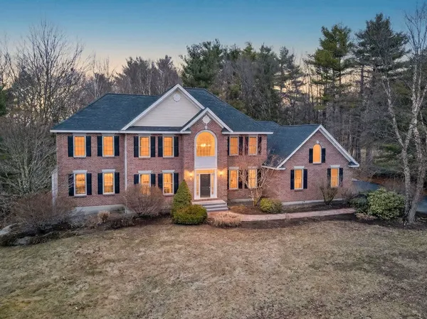 $989,900 | 11 Misty Lane, Londonderry, NH 03053
