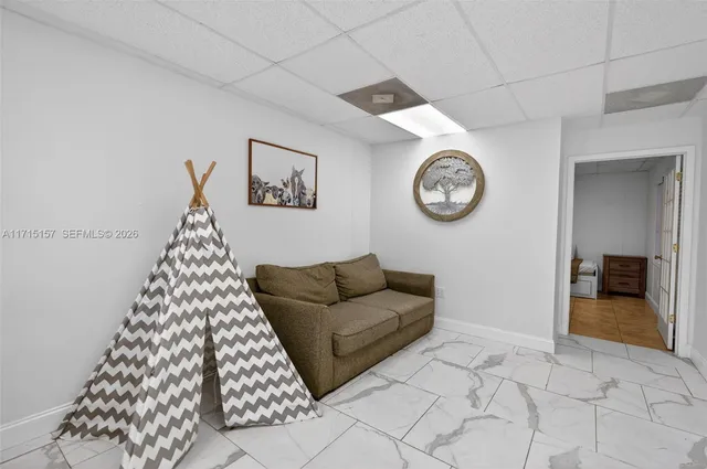 $1,000 | Farm Stay Sw Extended Stay, Unit 1, Miami, FL 33177