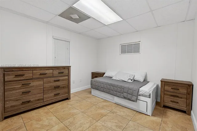 $1,000 | Farm Stay Sw Extended Stay, Unit 1, Miami, FL 33177