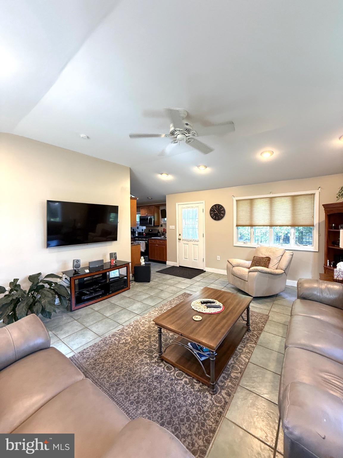 1013 Wellington Road Jenkintown, PA 19046 - Photo 19 of 50 Family room