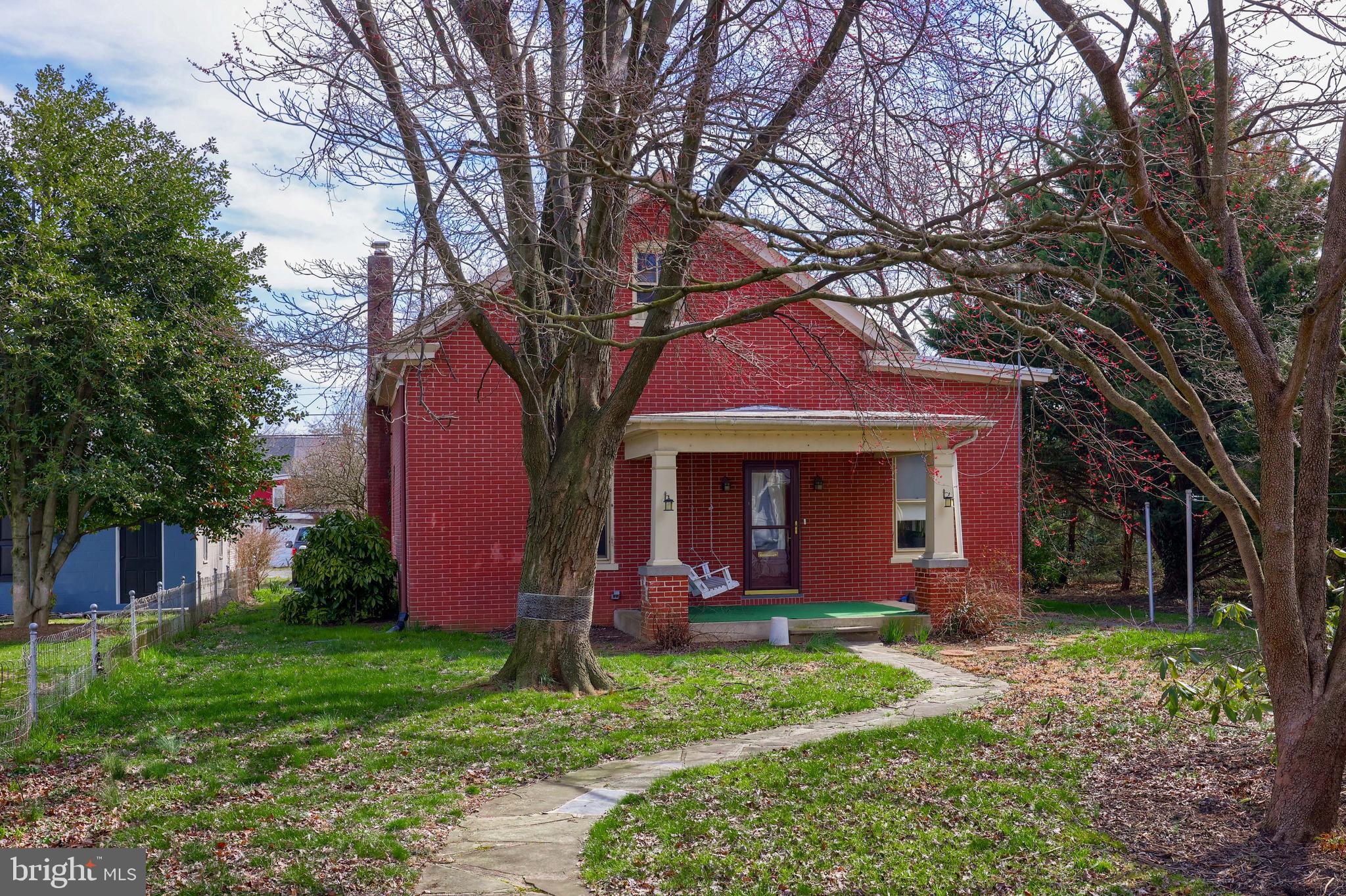141 South Spruce Street Lititz, PA 17543 - Photo 4 of 28