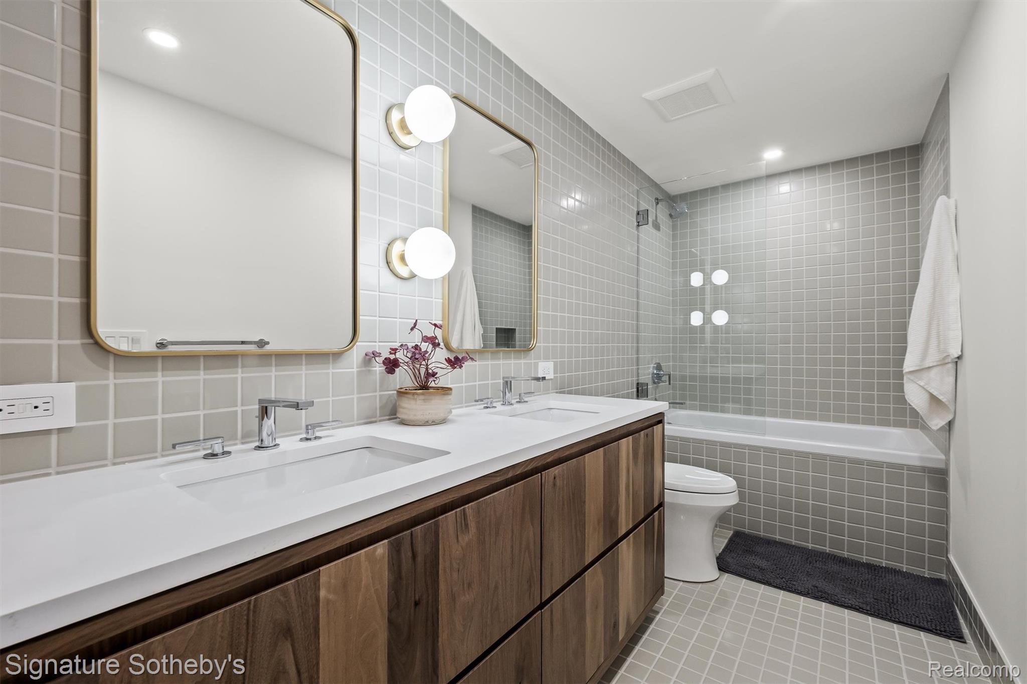 4340 Charing Cross Road Bloomfield Hills, MI 48304 - Photo 20 of 33 35-Charing Cross -31.jpg