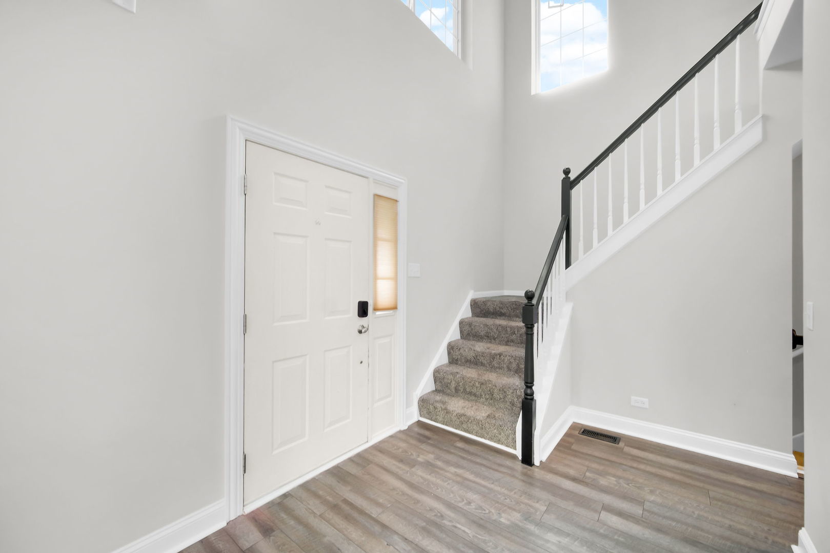 2451 Stonegate Road Algonquin, IL 60102 - Photo 5 of 31 Gallery Image 5