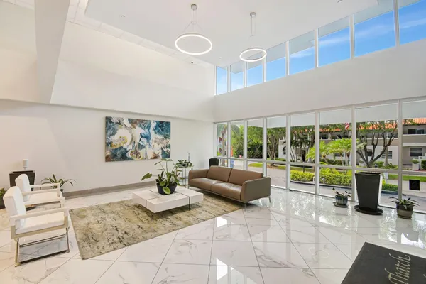 $3,000 | 531 North Ocean Boulevard, Unit 805, Pompano Beach, FL 33062
