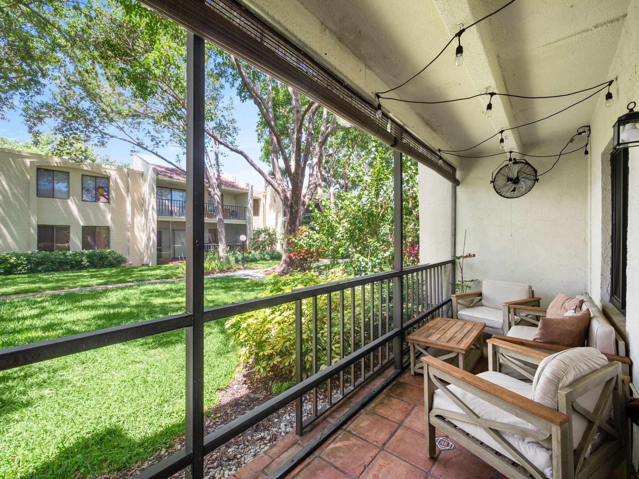 150 Pineview Road, Unit J2 Jupiter, FL 33469 - Photo 13 of 20 12-web-or-mls-011