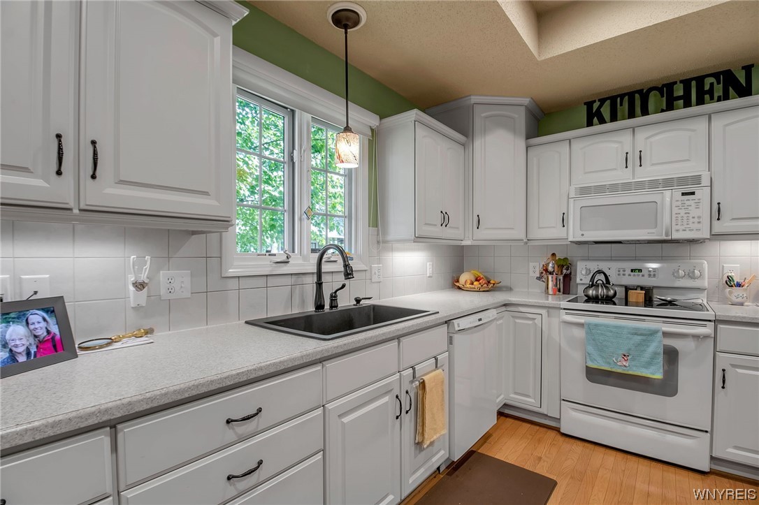 998 North Forest Road Amherst, NY 14221 - Photo 13 of 43