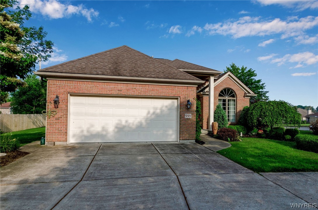 998 North Forest Road Amherst, NY 14221 - Photo 2 of 43