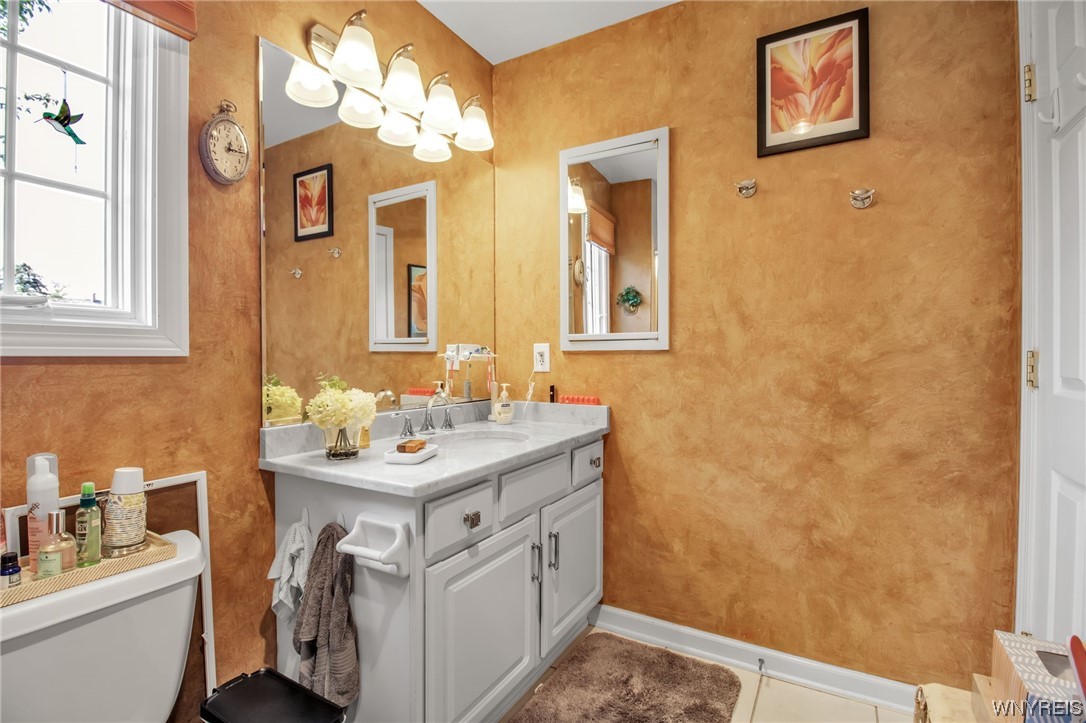 998 North Forest Road Amherst, NY 14221 - Photo 29 of 43