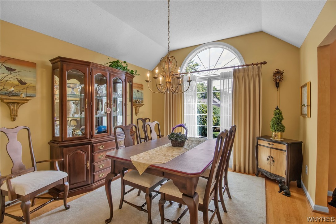 998 North Forest Road Amherst, NY 14221 - Photo 7 of 43