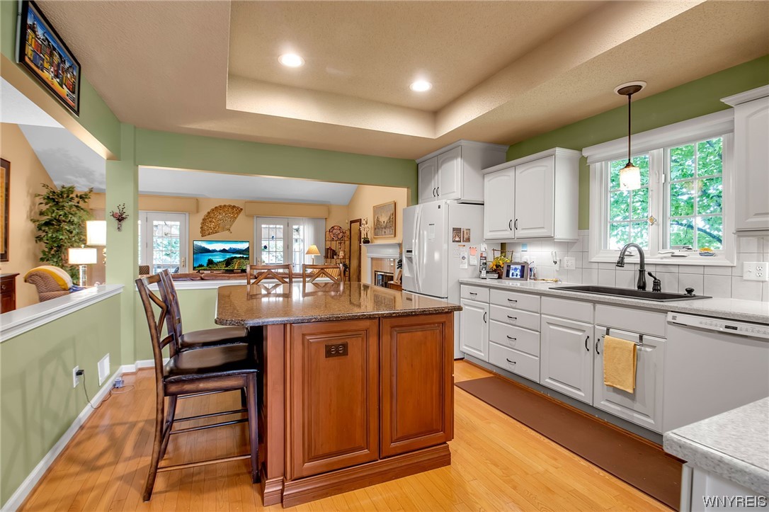 998 North Forest Road Amherst, NY 14221 - Photo 9 of 43