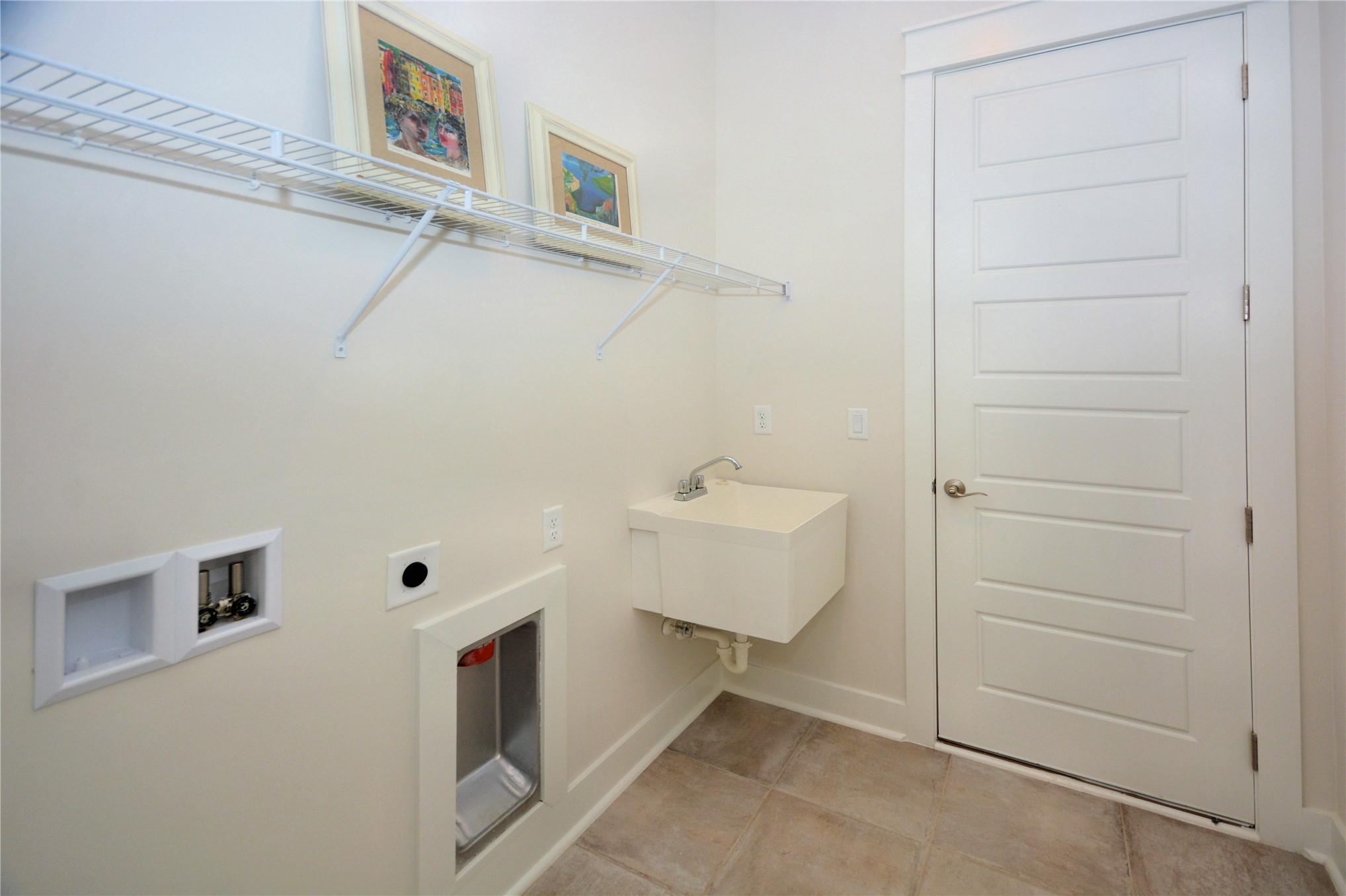 2646 Bailey Road Fernandina Beach, FL 32034 - Photo 32 of 42 a bathroom with a sink and mirror