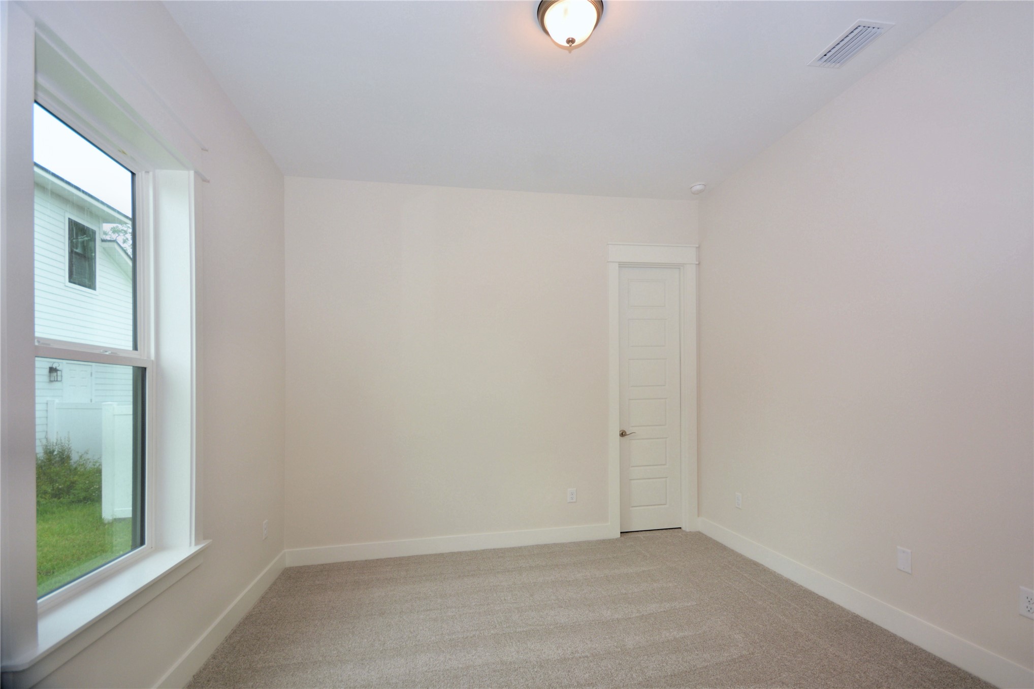 2646 Bailey Road Fernandina Beach, FL 32034 - Photo 38 of 42 an empty room with window