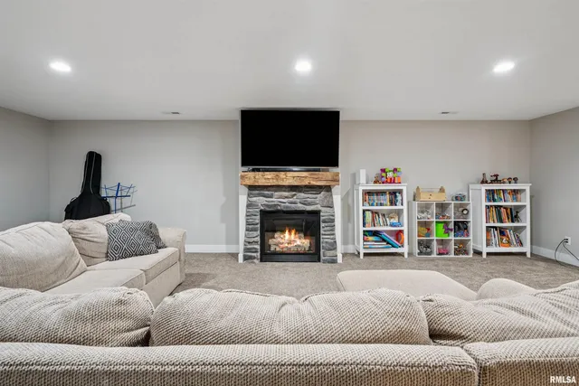 $499,000 | 783 Sweet Wood Lane, Blue Grass, IA 52726