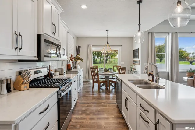 $499,000 | 783 Sweet Wood Lane, Blue Grass, IA 52726