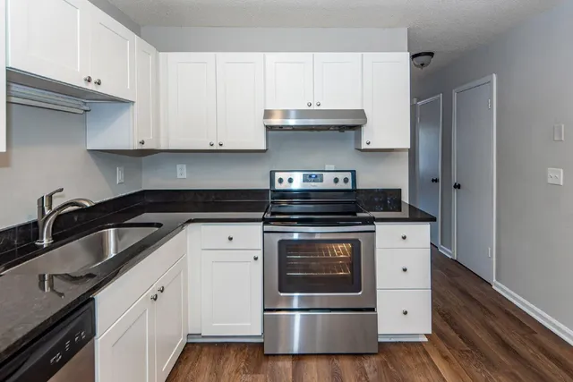 $1,775 | 296 Fleming Road, Unit C, Charleston, SC 29412