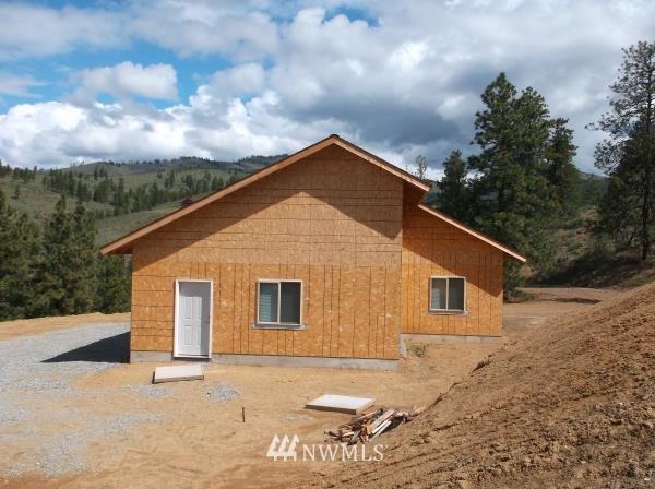 1478 Lodge Pole Road Chelan, WA 98816 - Photo 2 of 23