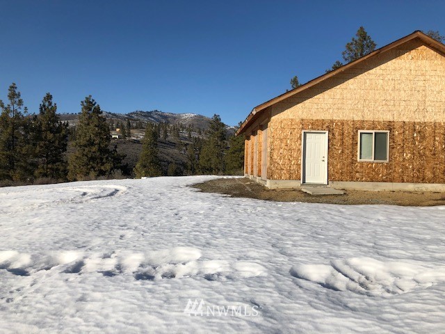 1478 Lodge Pole Road Chelan, WA 98816 - Photo 4 of 23
