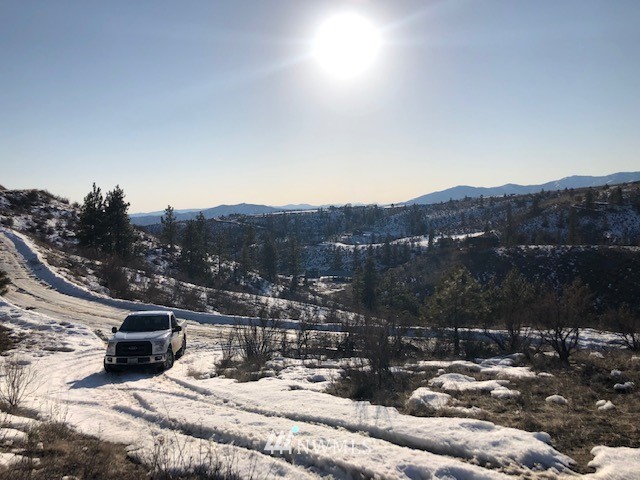 1478 Lodge Pole Road Chelan, WA 98816 - Photo 10 of 23