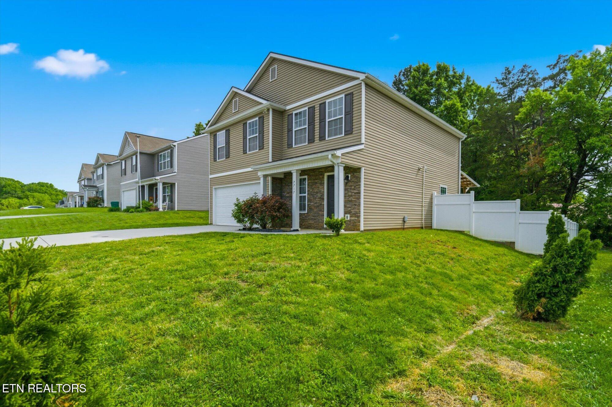 7717 Edwards Pl Boulevard Corryton, TN 37721 - Photo 2 of 33 02-7717-Edwards-Pl-Blvd-Corryton-TN-2
