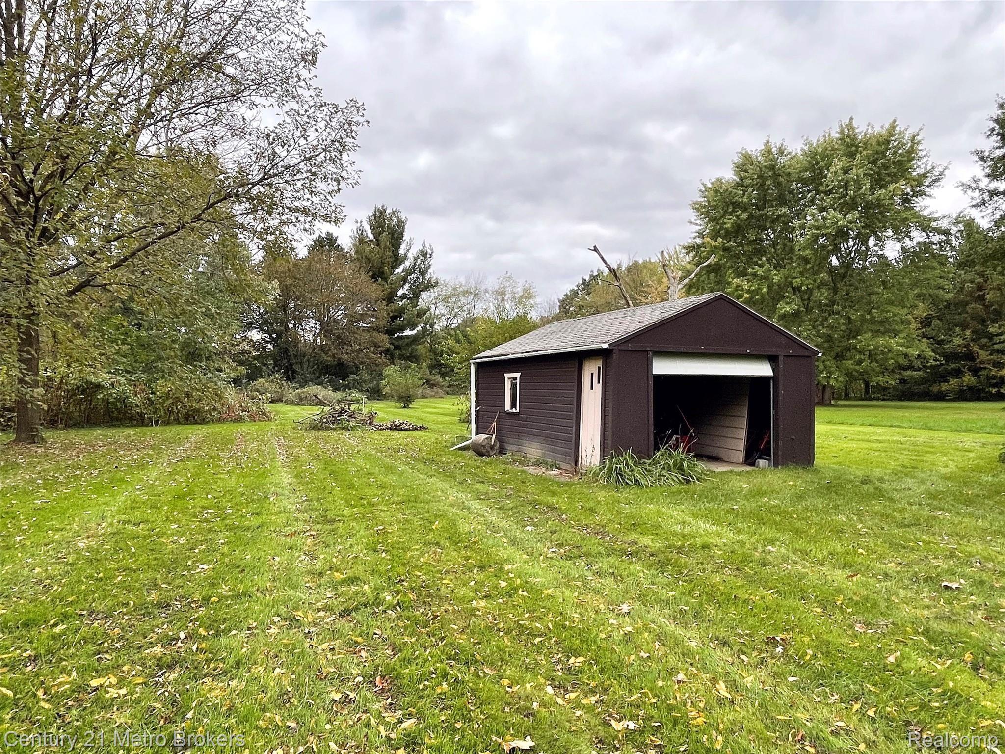 7185 North Clio Road Mount Morris, MI 48458 - Photo 6 of 19 IMG_7769.JPG