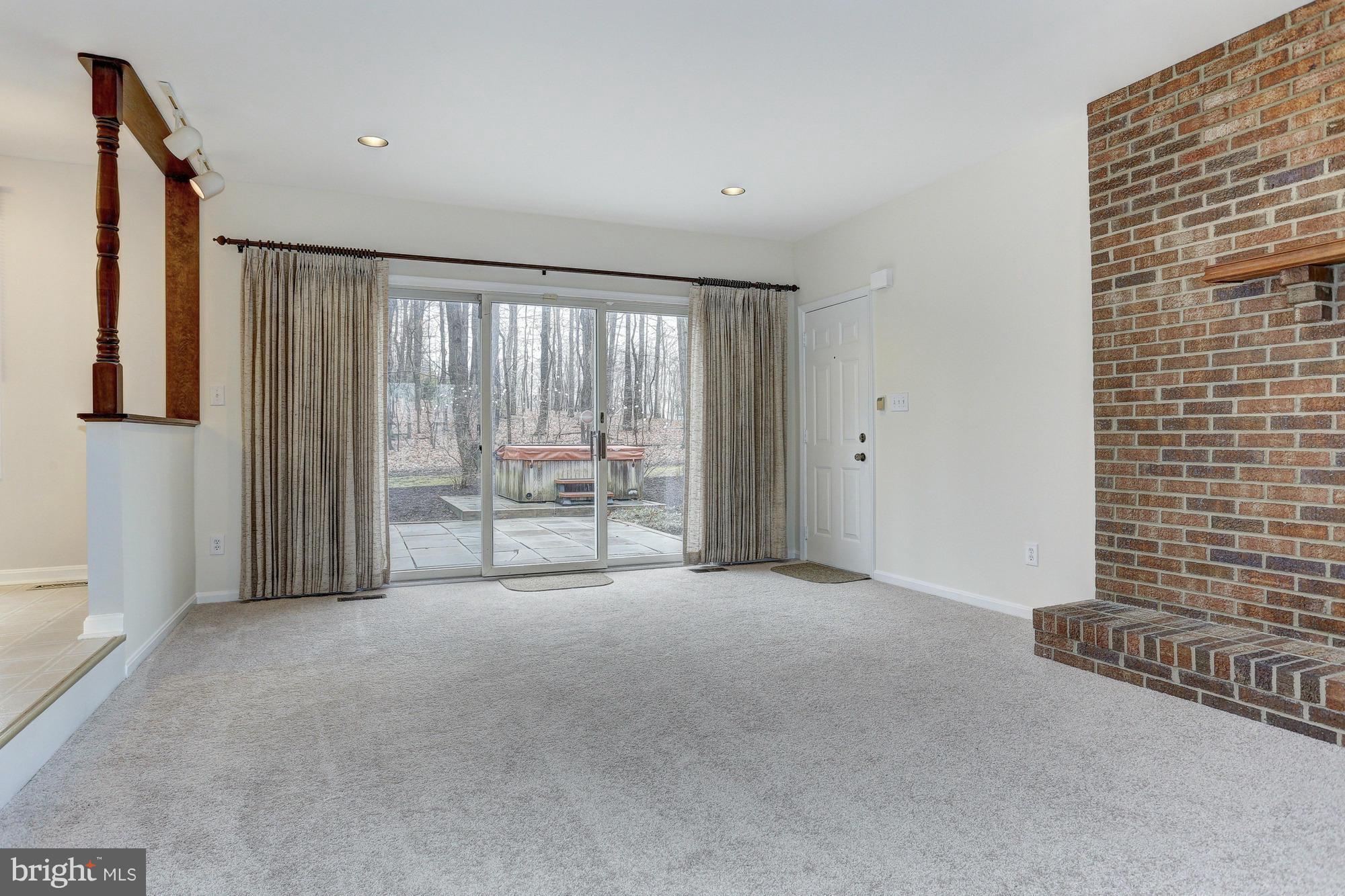 13654 Highland Road Clarksville, MD 21029 - Photo 12 of 30 Family Room | Access to Patio