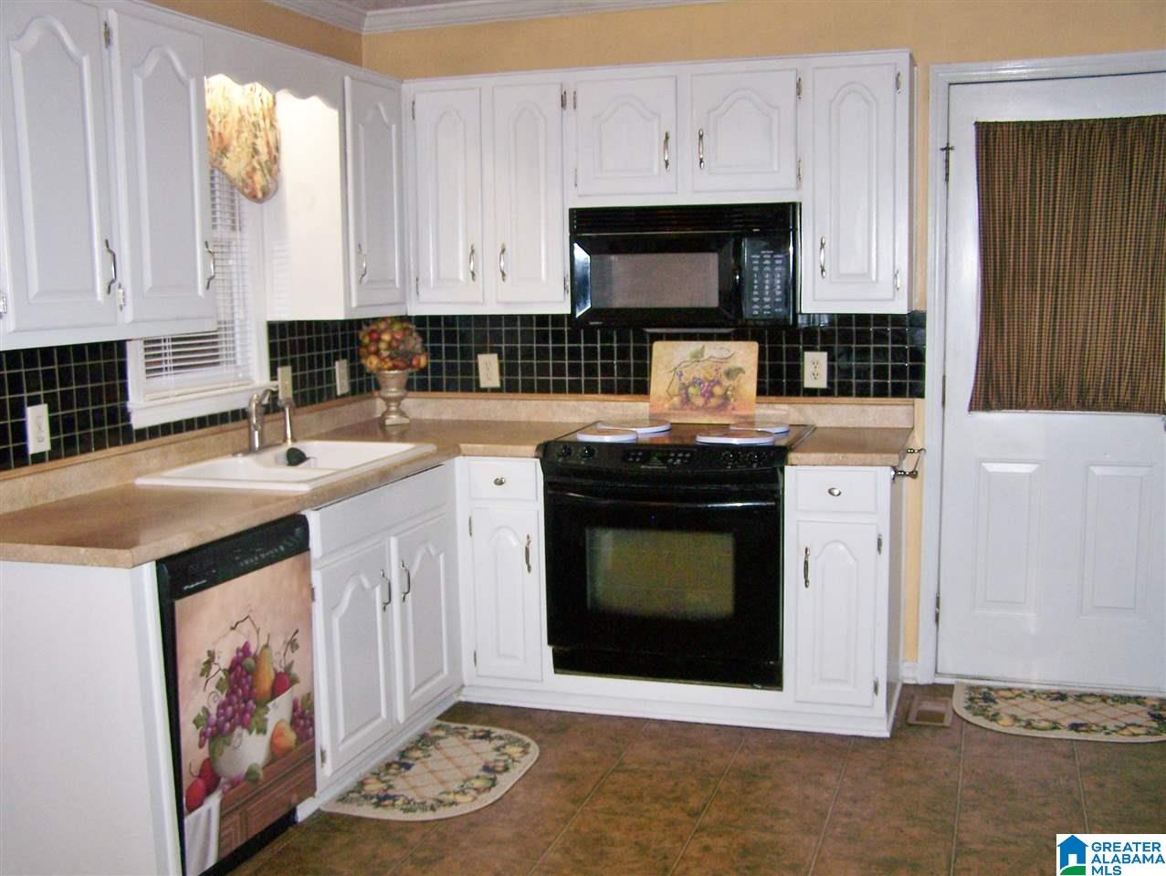 1006 Comanche Trail Anniston, AL 36206 - Photo 7 of 44