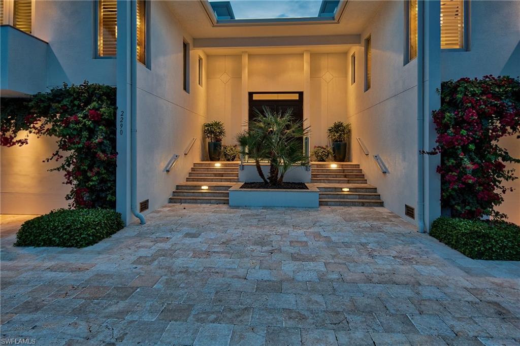 2290 Tarpon Road Naples, FL 34102 - Photo 31 of 35 a view of a house with potted plants