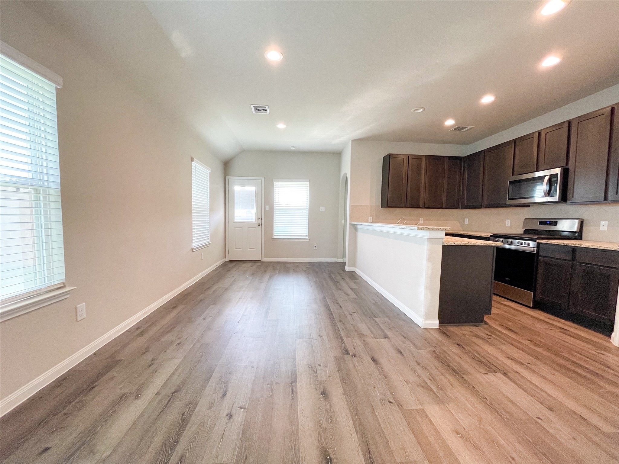6515 James Michael Drive Rosharon, TX 77583 - Photo 4 of 26 Dining room