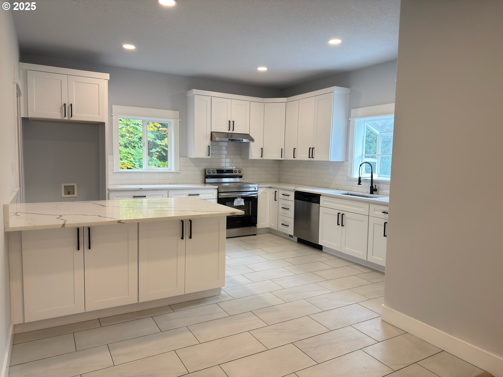 27741 Southeast Wallace Road Estacada, OR 97023 - Photo 3 of 45