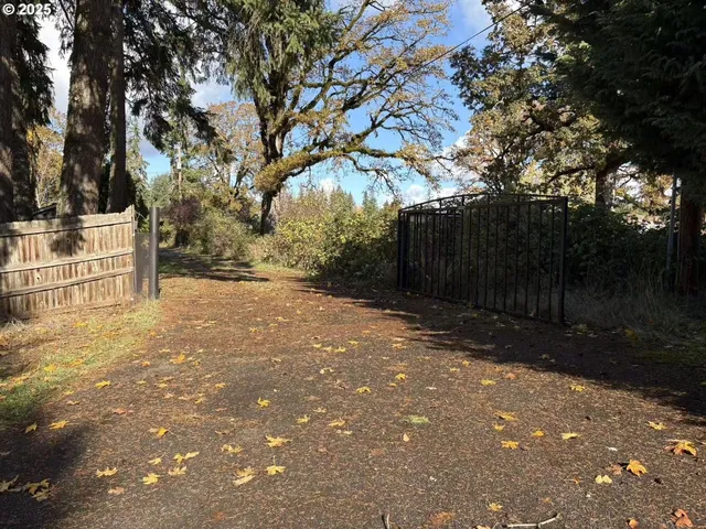 $949,000 | 27741 Southeast Wallace Road, Estacada, OR 97023