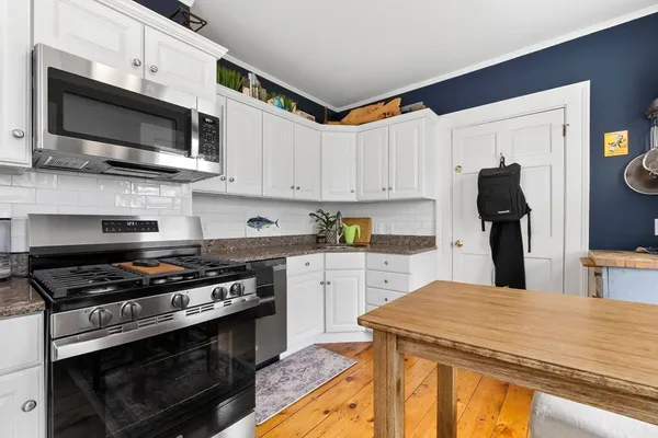 $425,000 | 15 1/2 Williams Street, Unit 2, Salem, MA 01970