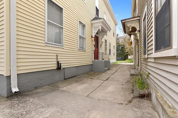 $425,000 | 15 1/2 Williams Street, Unit 2, Salem, MA 01970