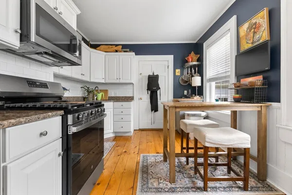 $425,000 | 15 1/2 Williams Street, Unit 2, Salem, MA 01970