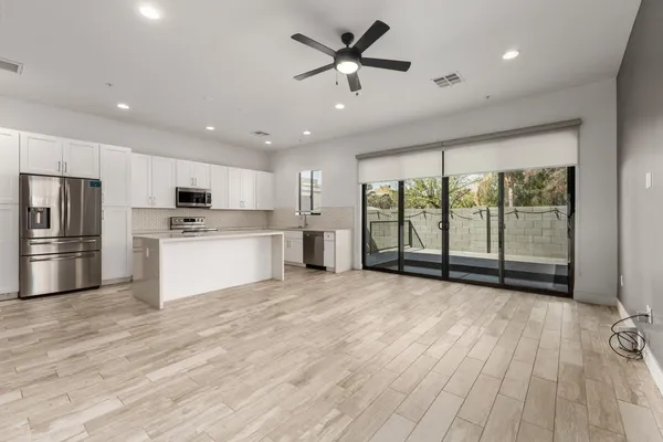 $3,000 | 4222 North 21st Street, Unit 8, Phoenix, AZ 85016