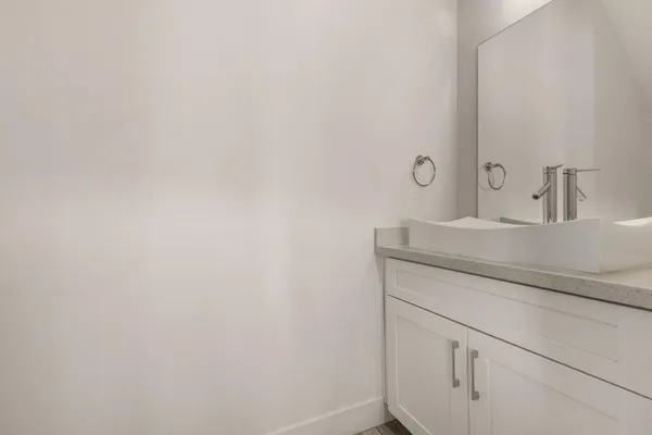 $3,000 | 4222 North 21st Street, Unit 8, Phoenix, AZ 85016