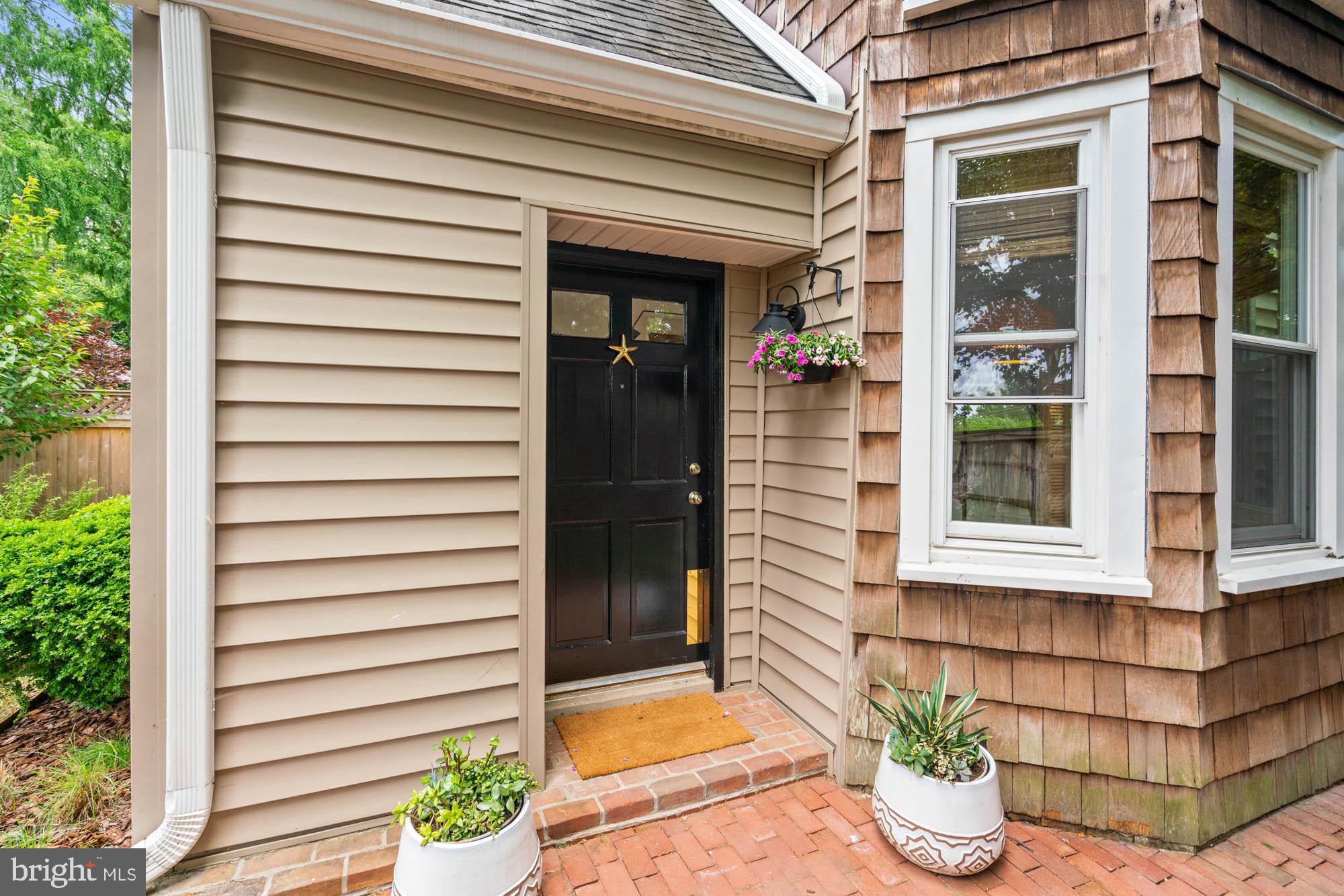 12 Wellesley Circle Glen Echo, MD 20812 - Photo 4 of 52