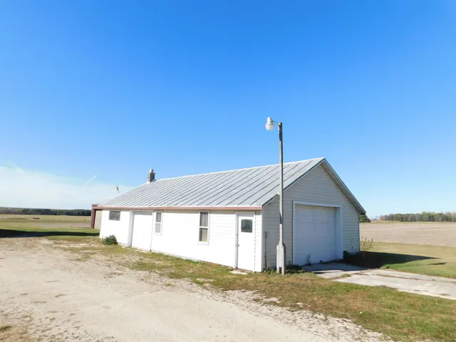 $680,000 | N8621 Wolf River Drive, Algoma, WI 54201