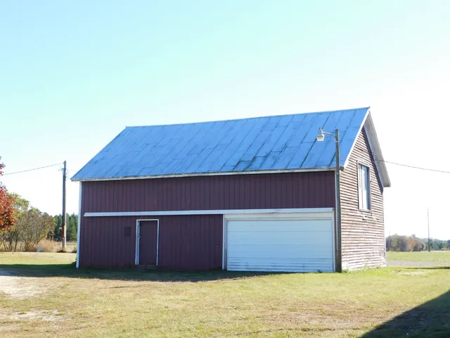 $680,000 | N8621 Wolf River Drive, Algoma, WI 54201