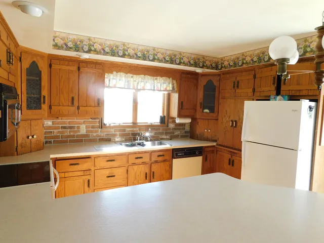 $680,000 | N8621 Wolf River Drive, Algoma, WI 54201