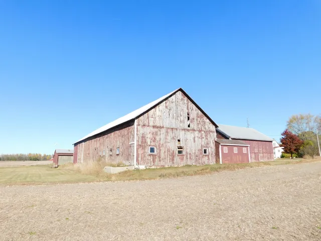 $680,000 | N8621 Wolf River Drive, Algoma, WI 54201