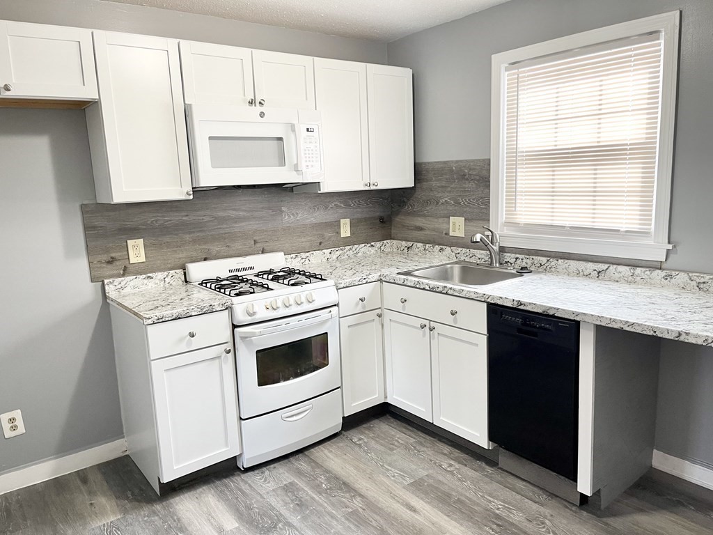 15 Colony Road, Unit 1A West Springfield, MA 01089 - Photo 3 of 17 Gallery Image 3