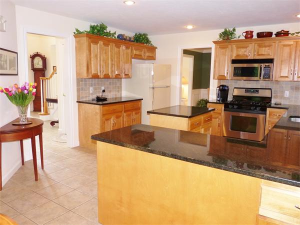 77 Highridge Road Bellingham, MA 02019 - Photo 9 of 30 Gallery Image 9