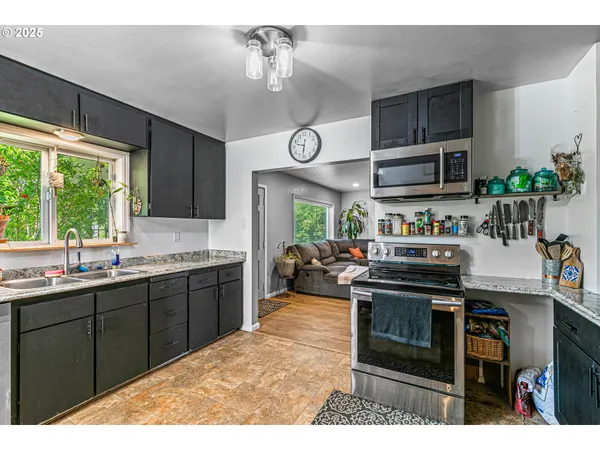 $340,000 | 219 Berrydale Avenue, Medford, OR 97501