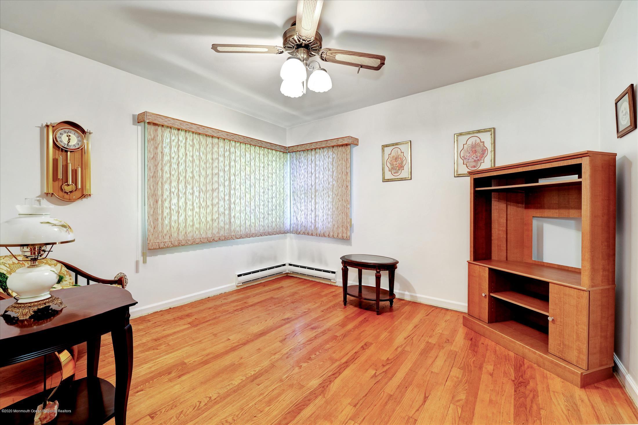 32 Manor Road Colts Neck, NJ 07722 - Photo 12 of 27 Bedroom (2)