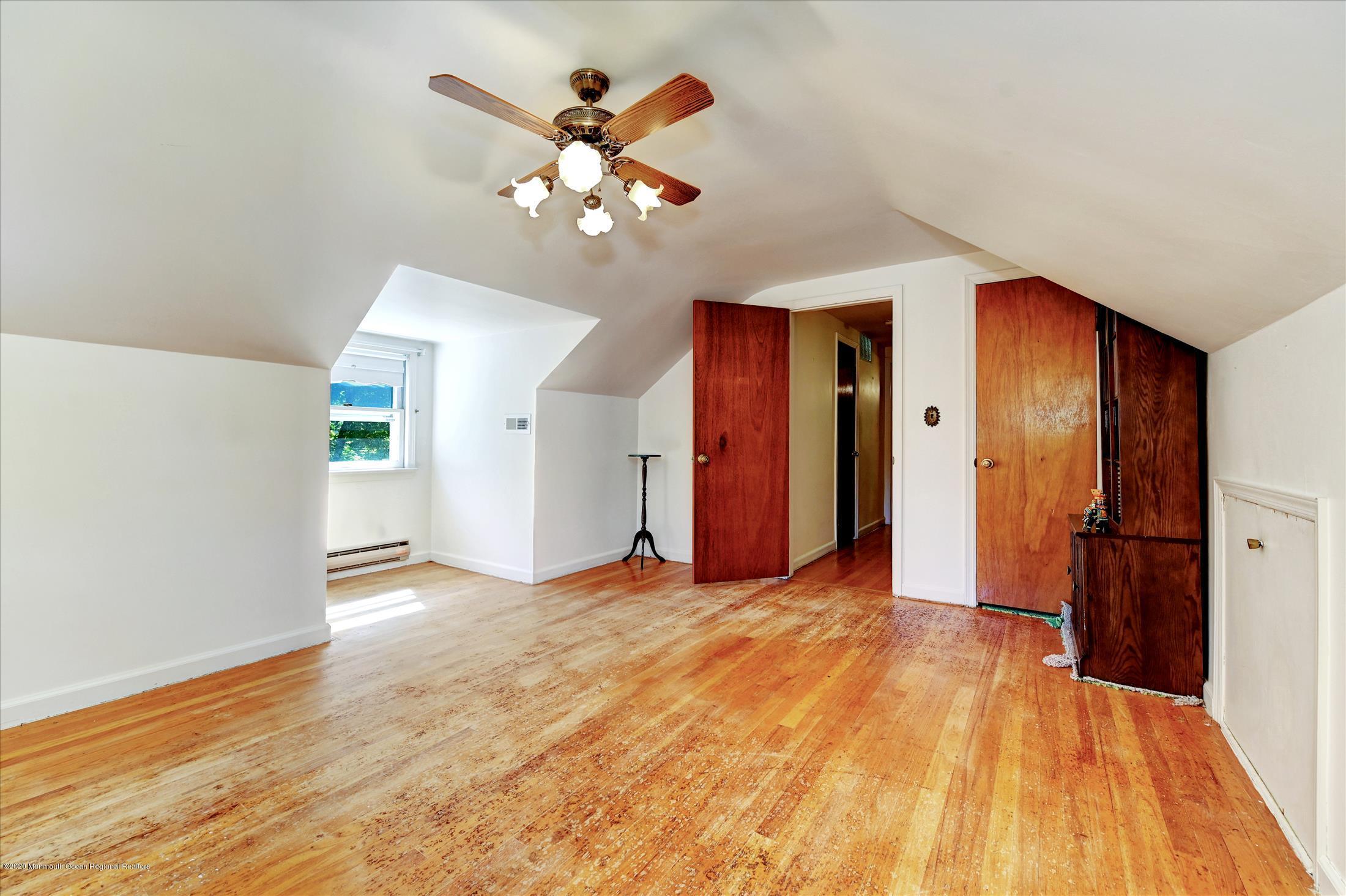 32 Manor Road Colts Neck, NJ 07722 - Photo 16 of 27 Bedroom (3)