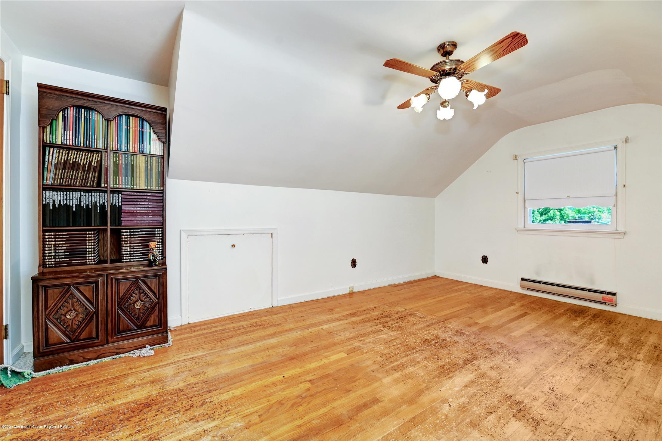 32 Manor Road Colts Neck, NJ 07722 - Photo 17 of 27 Bedroom (4)